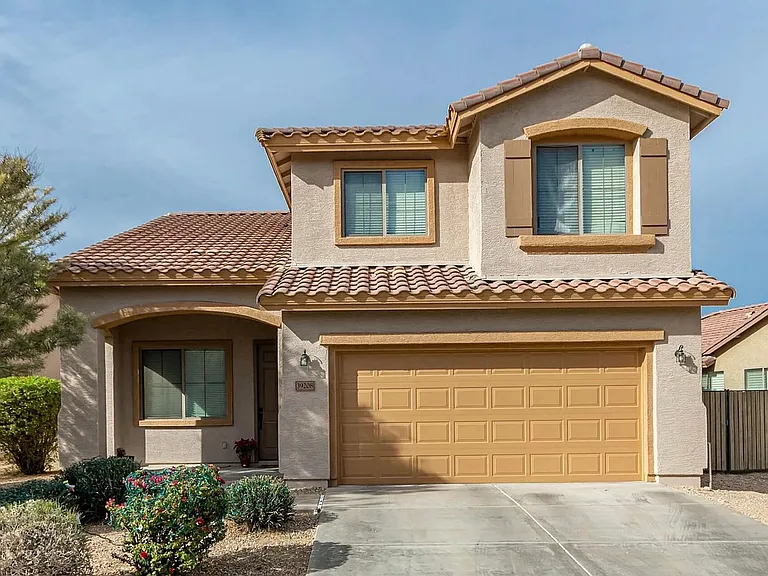 39208 N Parker Ln — Photo 1