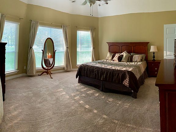 2nd image of 1803 Whitetail Ln