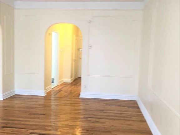 4th image of 170 Jewett Ave APT C4