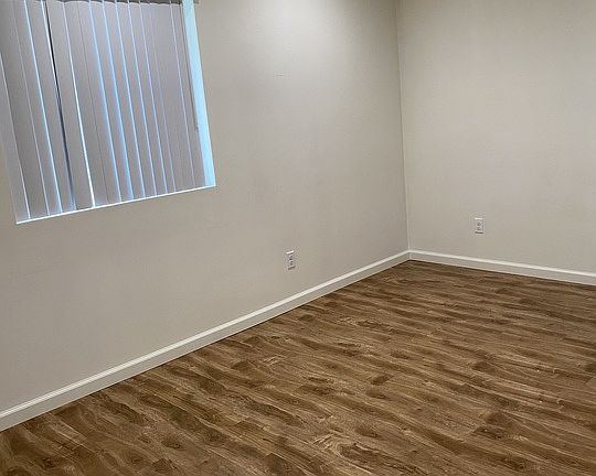5th image of 306 N Hobart Blvd #1