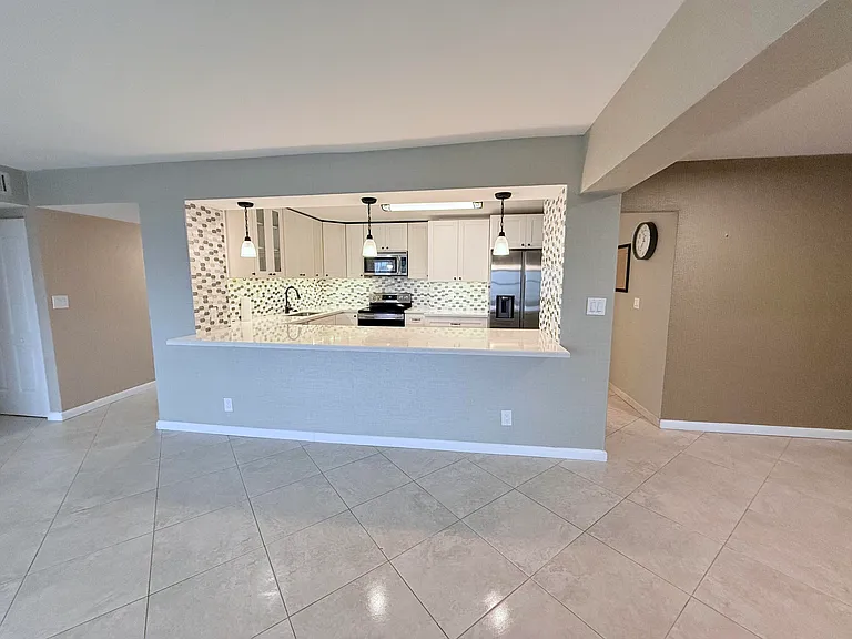 401 Golden Isles Dr #913 — Photo 5