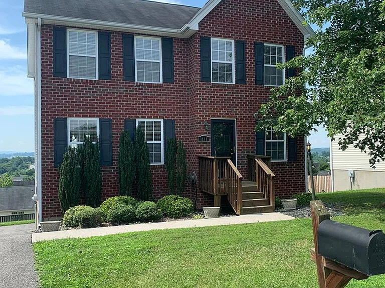 1111 New Village Dr NW — Photo 2
