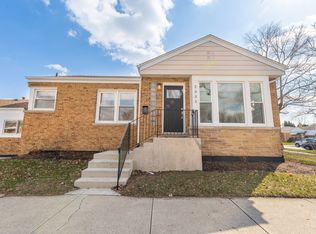 2335 S 14th Ave, Riverside, IL 60546