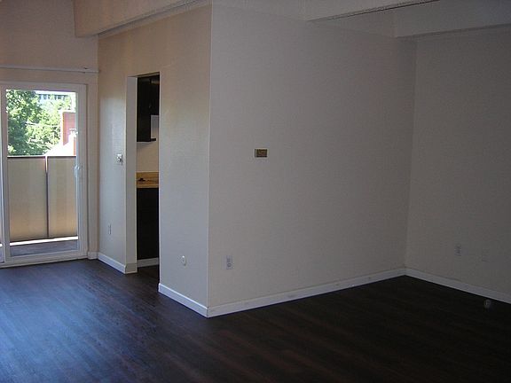 3rd image of 1405 Race St APT 304