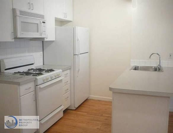 1st image of 190 E 7th St APT 107