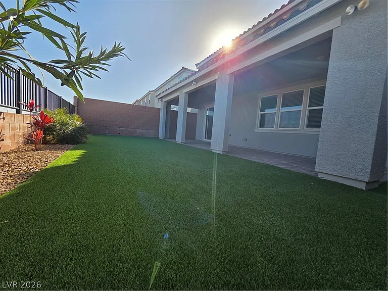 5644 Hill Spire St — Photo 32