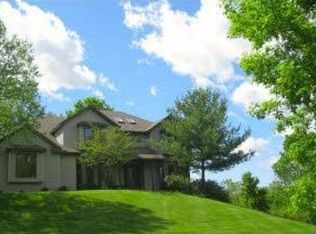 3711 Oakmont Dr SE, Grand Rapids, MI 49546