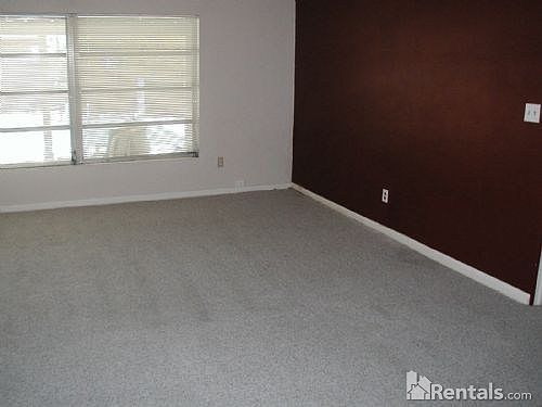 3rd image of 49 Minnehaha Cir