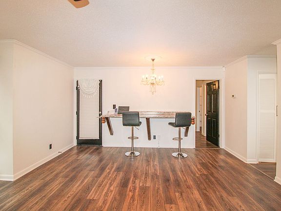 3rd image of 4923 Seven Pine Cir
