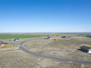 595 SE Desert Hills Loop, Moses Lake, WA 98837