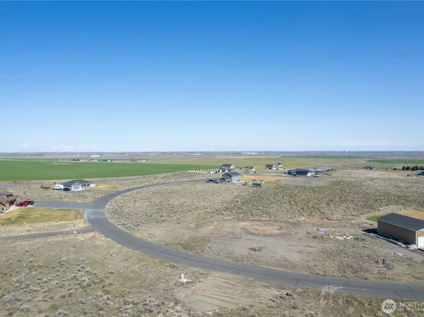 595 SE Desert Hills Loop, Moses Lake, WA 98837