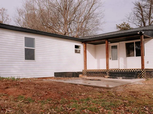 633 Clay Ave, Russellville, AL 35653