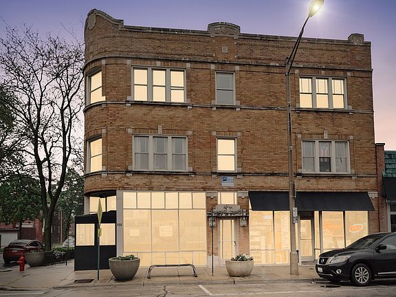 3rd image of 800 S Oak Park Ave APT 3S