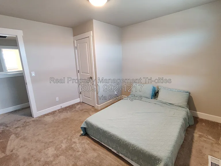 1108 S Kansas Pl — Photo 32