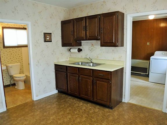 3rd image of 438 N Houghton Ave