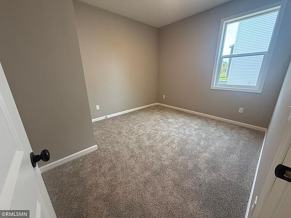 5th image of 1425 192nd Ave NE