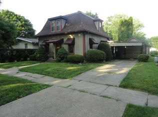 754 N Sycamore St, Monticello, IA 52310