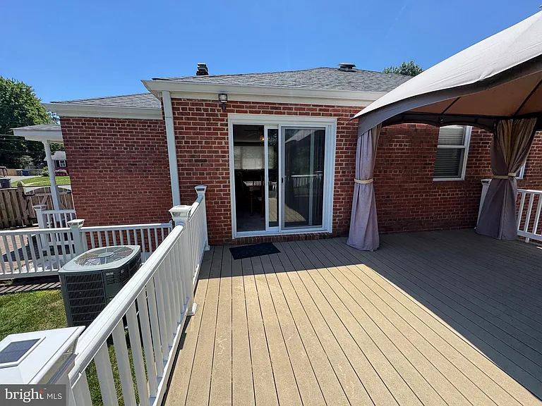2906 Breezy Ter — Photo 41