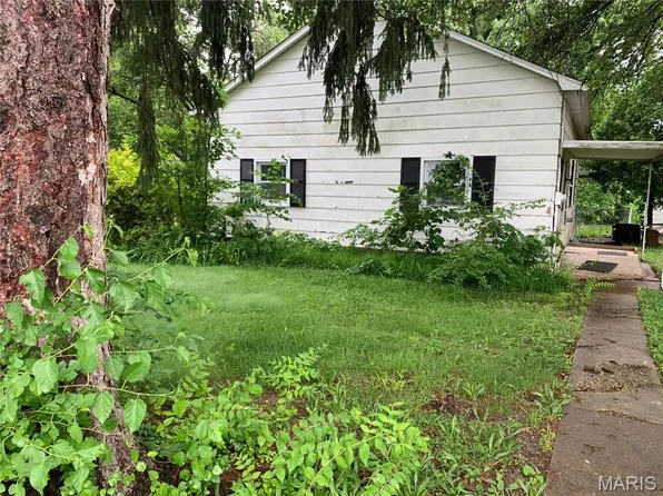 215 Berry St, Gillespie, IL 62033