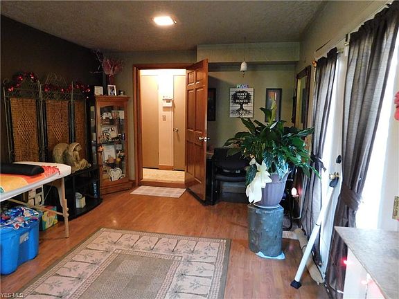 5th image of 1308 Westover Dr SE