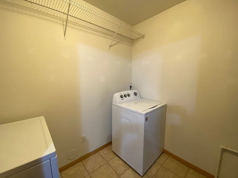 2570 Amber Valley Ct S — Photo 29