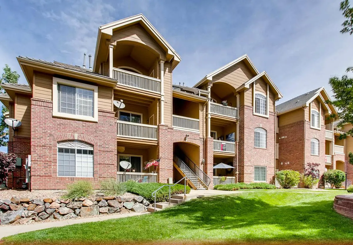 2 bed, 1037 sqft, $1,995 — Photo 1