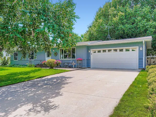 1946 11th Ave E, Shakopee, MN 55379