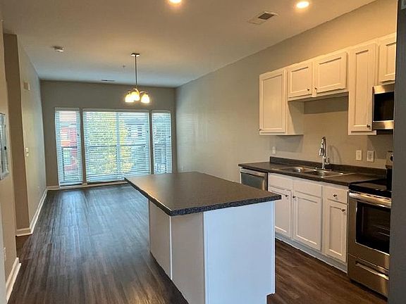 2nd image of 318 E Saint Catherine St #202