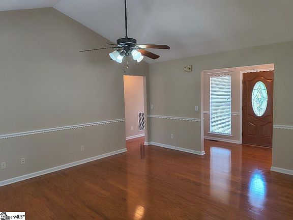 4th image of 124 Brooke Lee Cir