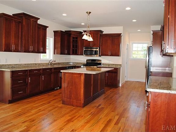 2nd image of 16 Oakridge Dr