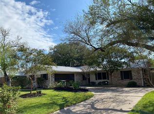 4000 Stillmeadow Dr, Bryan, TX 77802