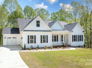 131 High Lake Dr, Statesville, NC 28677