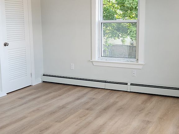 4th image of 7 Estes St