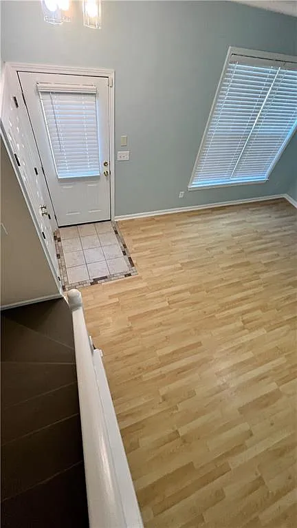 3 bed, 2.5 bath, 1316 sqft, $2,195 — Photo 3