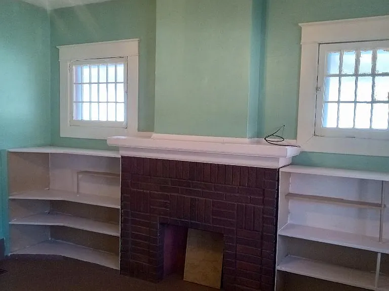 1311 N Waco Ave — Photo 2