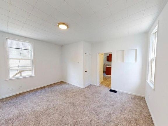 2nd image of 1627 Dewey Ave #1