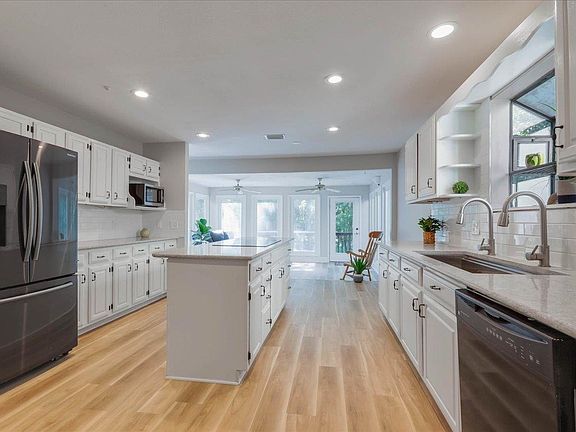 5th image of 1078 Tung Hill Dr