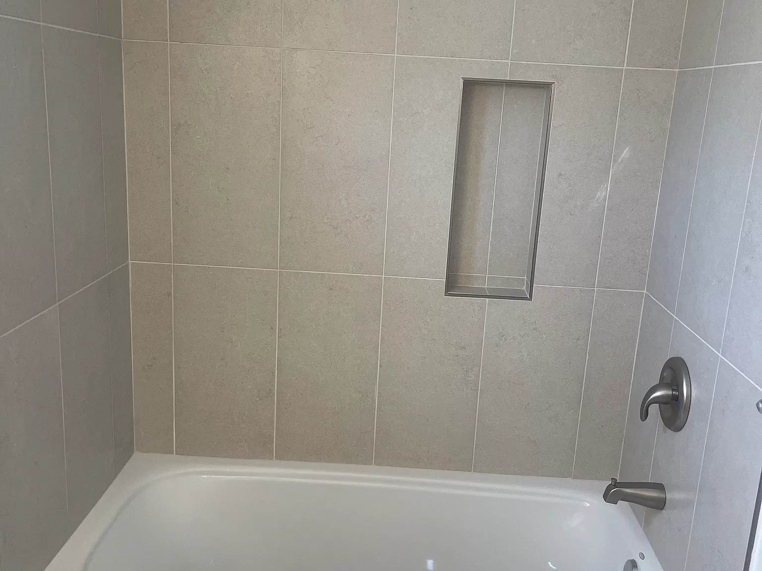 3 bed, 1030 sqft, $2,995 — Photo 4