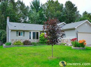 423 Stone Quarry Dr, Marquette, MI 49855