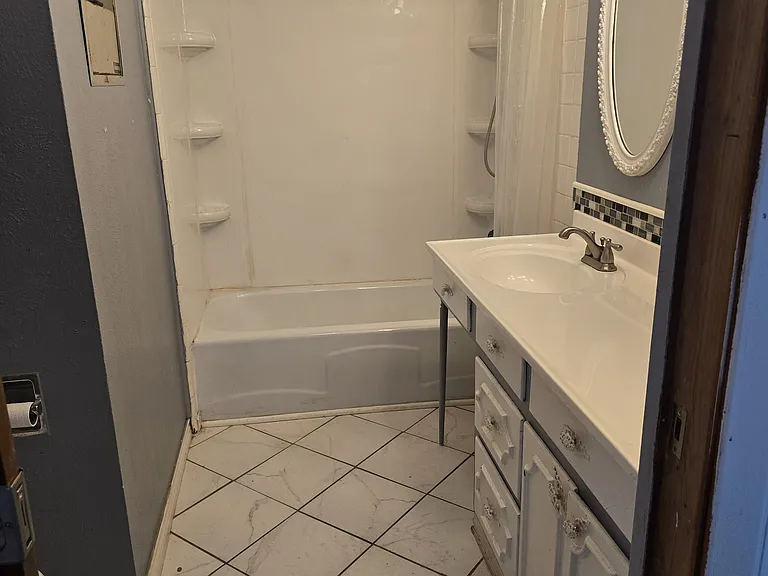 1620 Oakwood St — Photo 18