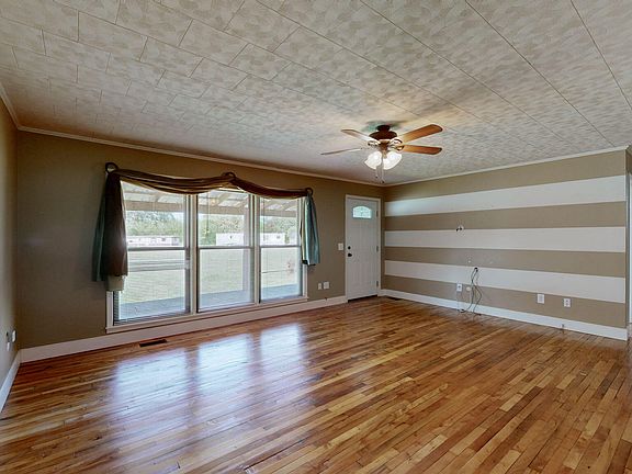 3rd image of 1875 Buffalo Rd