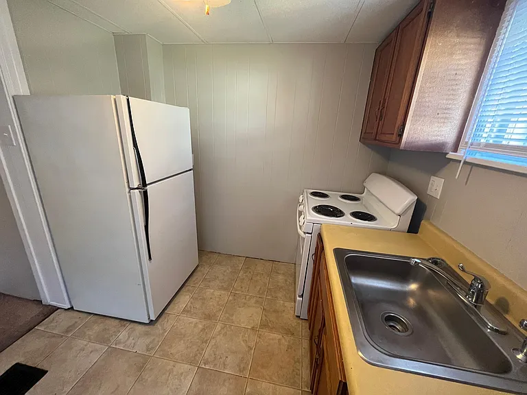 45 E North St — Photo 9