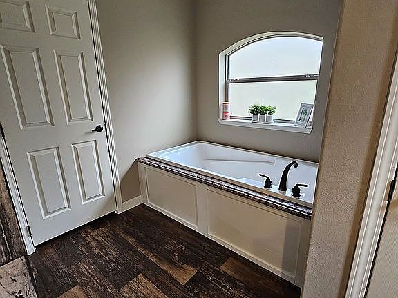 5th image of 3689 Meadowlark Dr