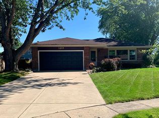 1215 Tulip Ln, Bartlett, IL 60103