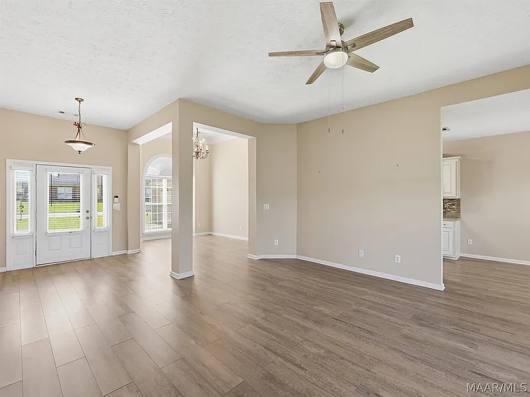 1312 Meadow Glen Rd — Photo 8