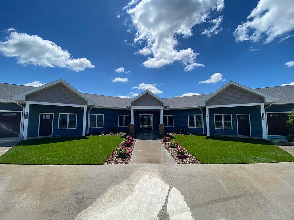 1st image of 608 Pine Ct #109