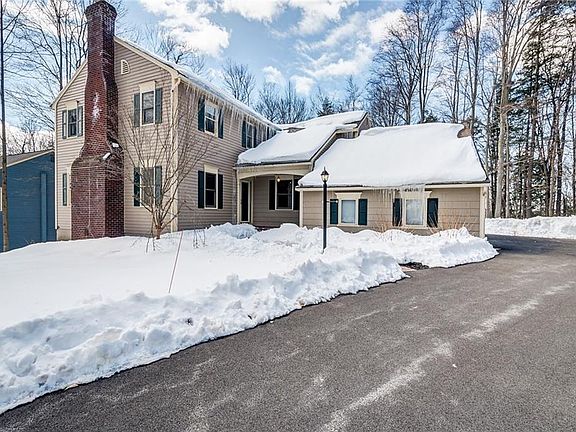 2nd image of 6809 Holliston Cir