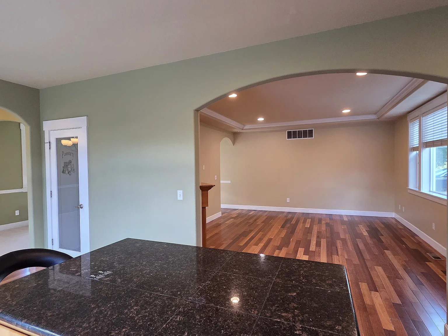 3 bed, 2431 sqft, $3,699 — Photo 3