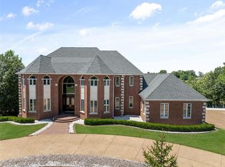 737 Hillenkamp Dr, Weldon Spring, MO 63304