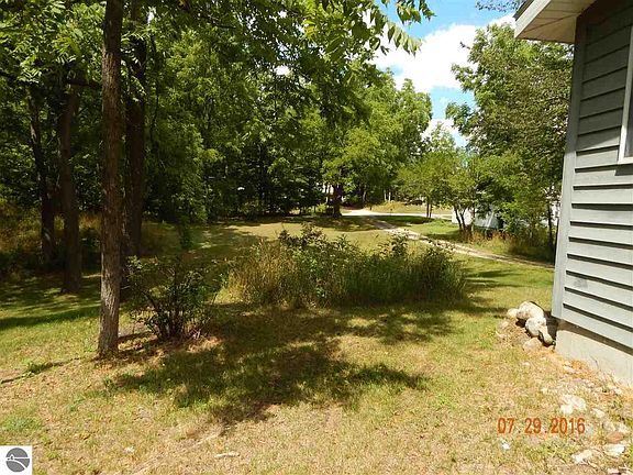 5th image of 6777 Walker St